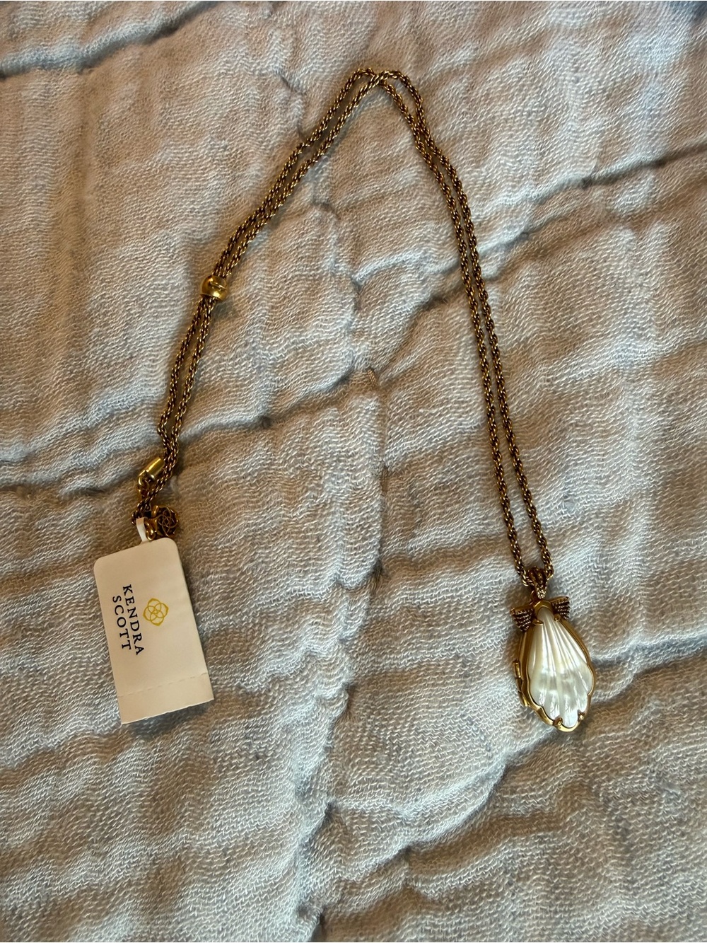 Kendra Scott Gold Shell Pendant Alexa Locket